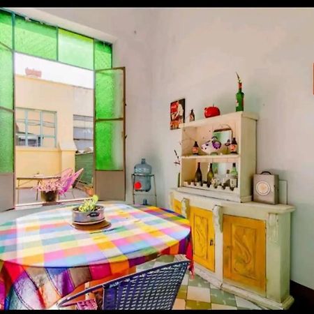 1 Guadalajara Corazon Del Centro Historico Hospedate En Una Casa Antigua En Una Habitacion Sencilla Con Areas Comunes Y Banos Compartidas Exteriör bild