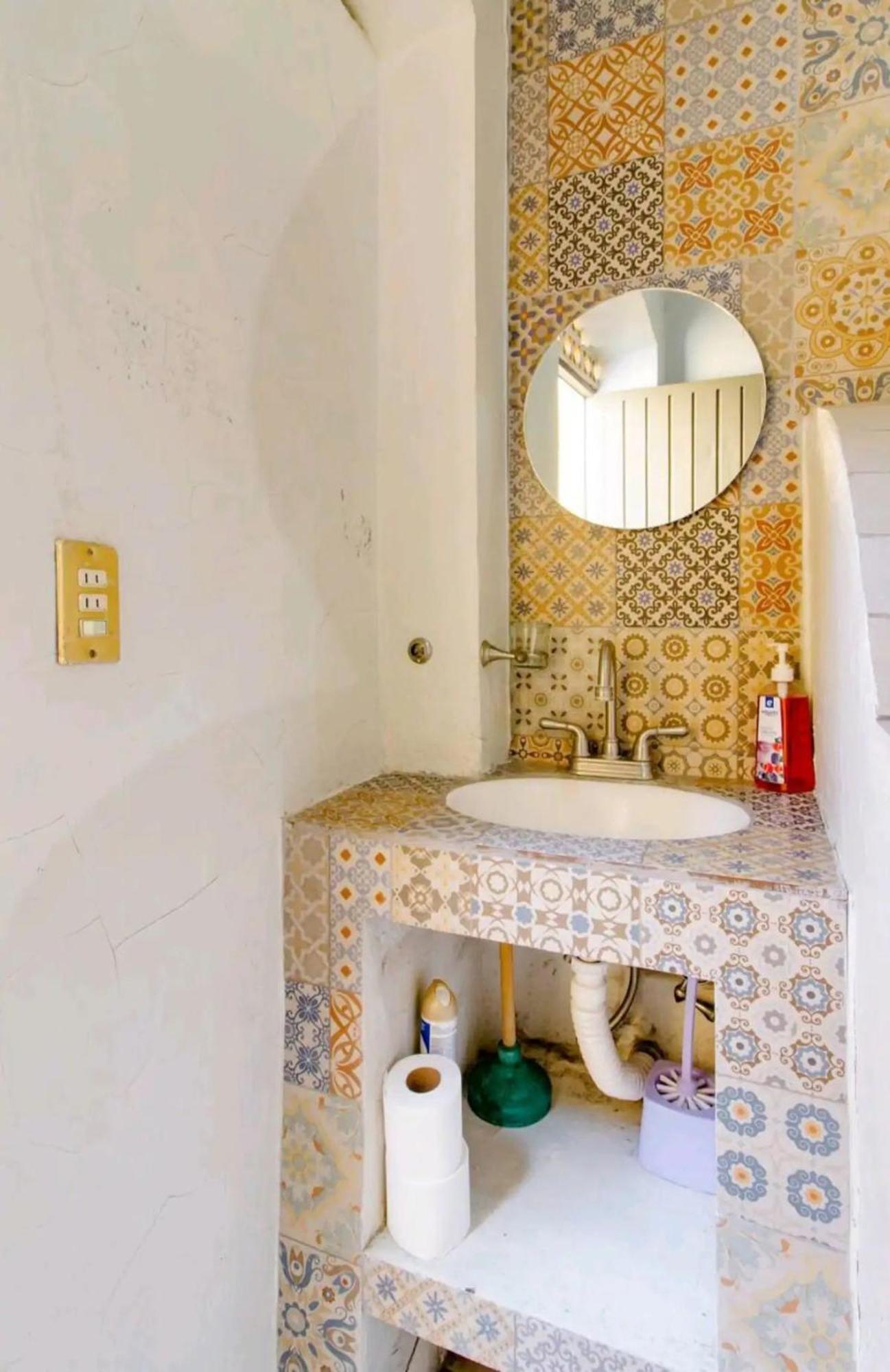 1 Guadalajara Corazon Del Centro Historico Hospedate En Una Casa Antigua En Una Habitacion Sencilla Con Areas Comunes Y Banos Compartidas Exteriör bild